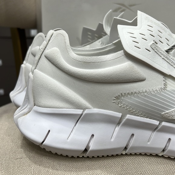 Maison Margiela x Reebok Zig 3-D Memory Of GW5008 White Sneakers - Picture 3 of 12